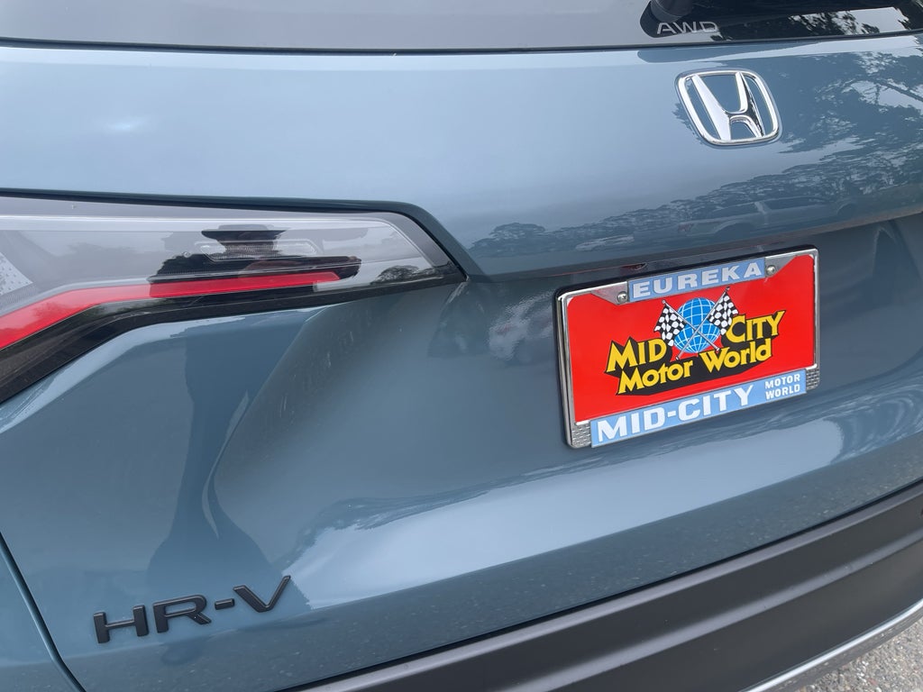 2027 Honda HR-V — rear three-quarter view