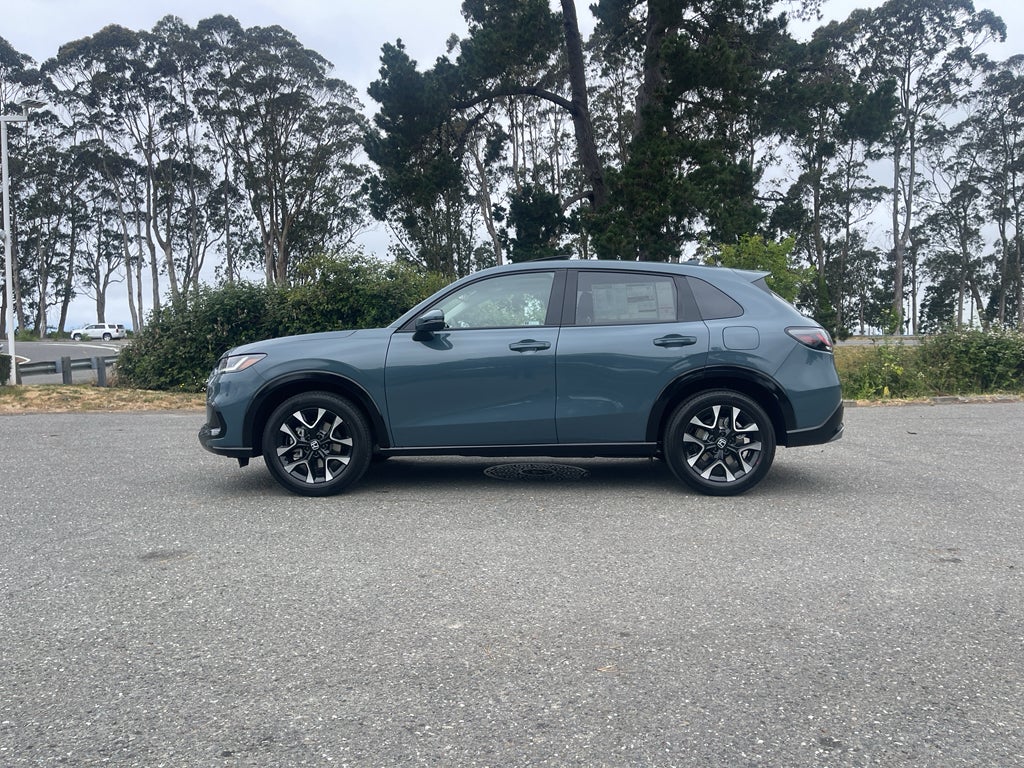 2027 Honda HR-V EX-L in Nordic Forest Pearl — front three-quarter view