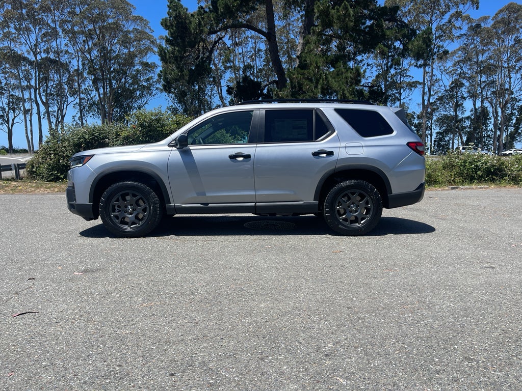 2026 Honda Pilot TrailSport in Solar Silver Metallic — front three-quarter view