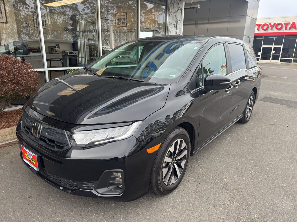 2025 Honda Odyssey — side profile view