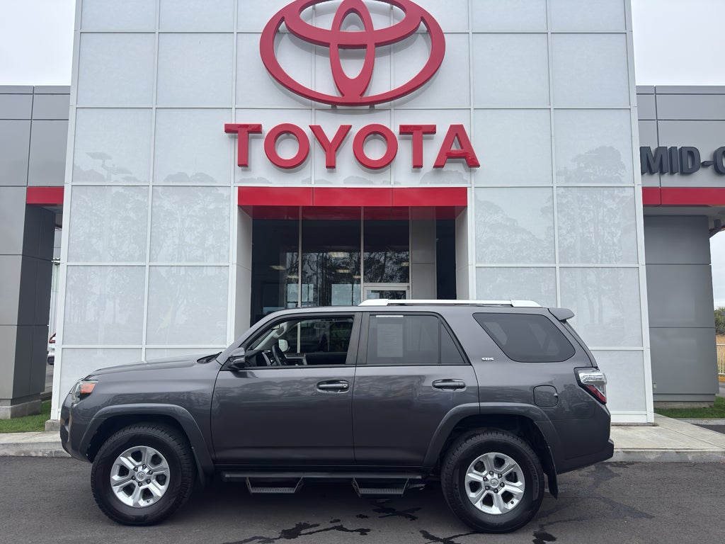2018 Toyota 4RUNNER SR5 Premium in Magnetic Gray Met. — front three-quarter view